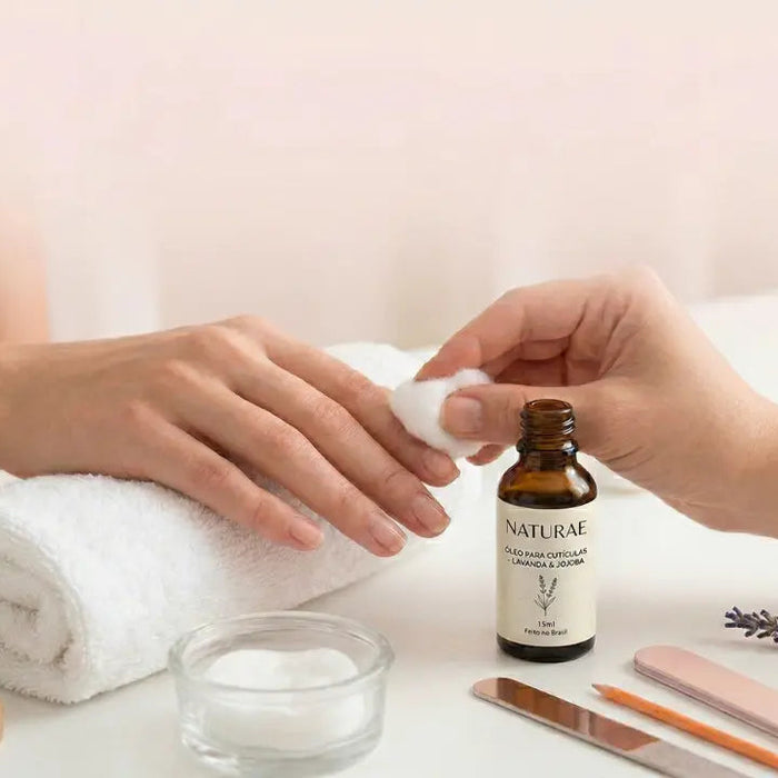 Água oxigenada para unhas frágeis: 7 passos para fortalecer e cuidar Brasil inBox - Produtos Brasileiros em UK